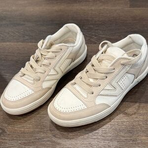 Vans Women's Sneakers in Cream and White